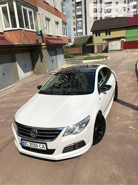 Седан Volkswagen CC / Passat CC 2011 в Львові