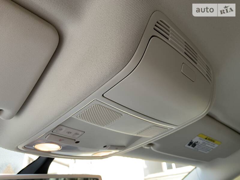 Седан Volkswagen CC / Passat CC 2013 в Чернівцях