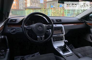 Седан Volkswagen CC / Passat CC 2010 в 
