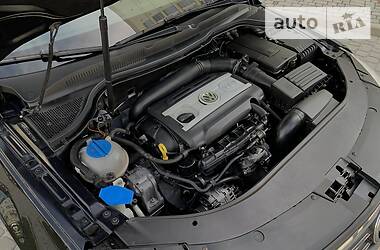 Седан Volkswagen CC / Passat CC 2010 в 
