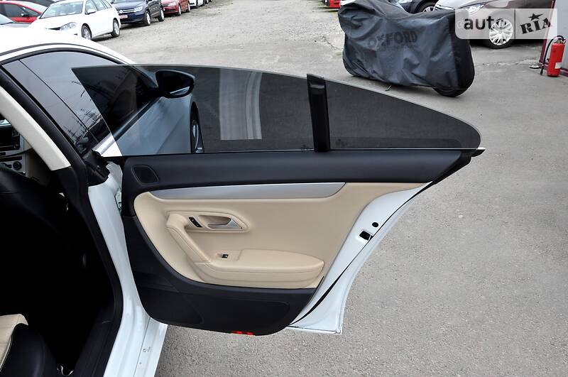 Седан Volkswagen CC / Passat CC 2016 в Львові