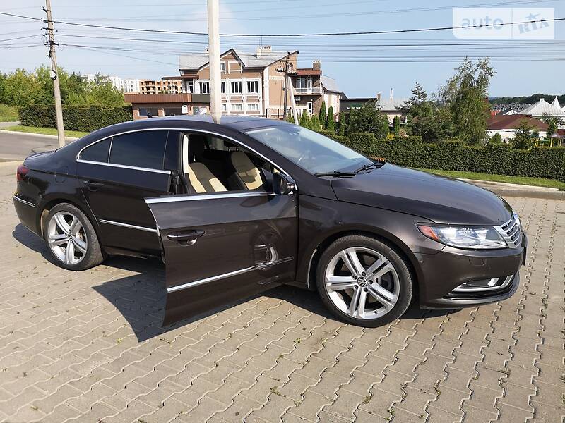 Седан Volkswagen CC / Passat CC 2012 в Черновцах