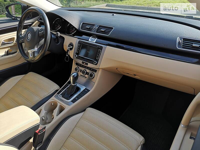 Седан Volkswagen CC / Passat CC 2012 в Черновцах