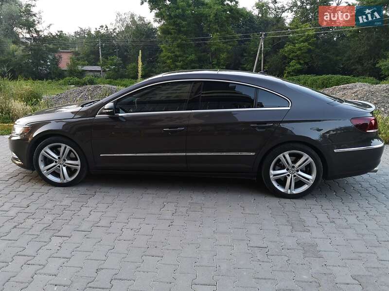 Седан Volkswagen CC / Passat CC 2012 в Черновцах