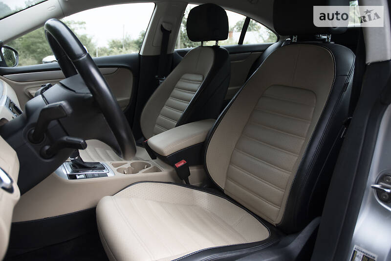 Седан Volkswagen CC / Passat CC 2013 в Дрогобичі