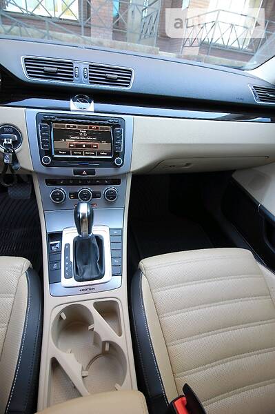 Седан Volkswagen CC / Passat CC 2012 в Черновцах