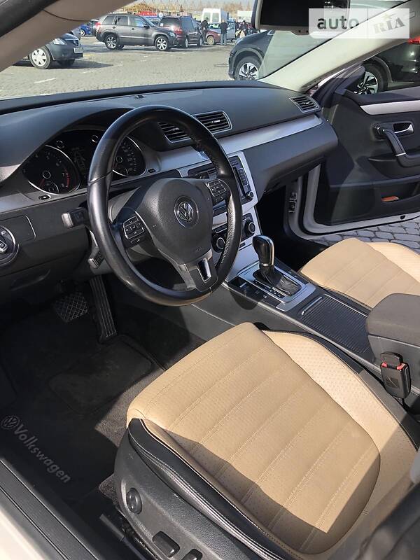 Седан Volkswagen CC / Passat CC 2011 в Черновцах
