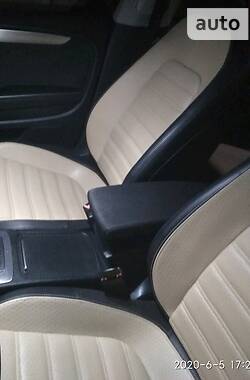 Седан Volkswagen CC / Passat CC 2011 в 