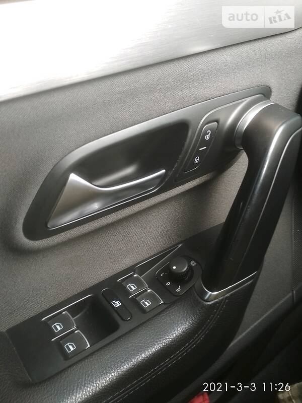 Седан Volkswagen CC / Passat CC 2011 в Черновцах