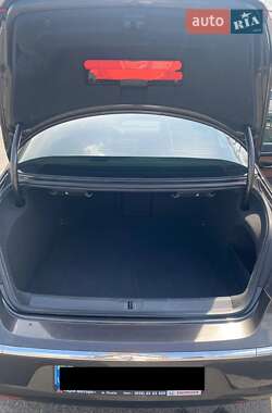 Седан Volkswagen CC / Passat CC 2013 в 