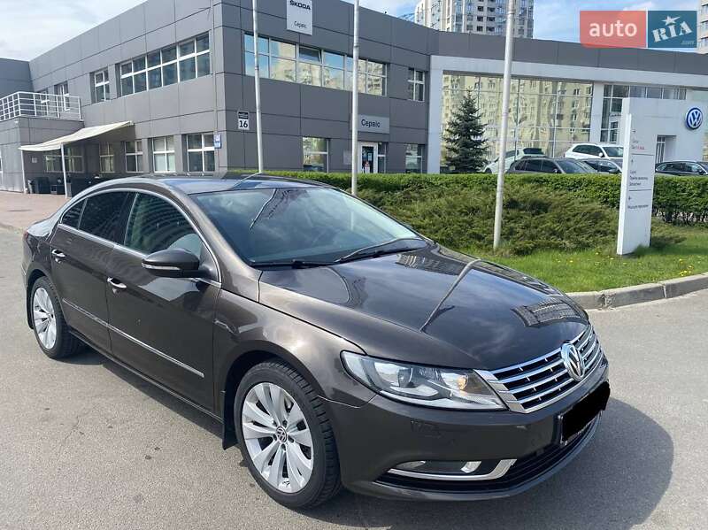 Седан Volkswagen CC / Passat CC 2013 в Киеве