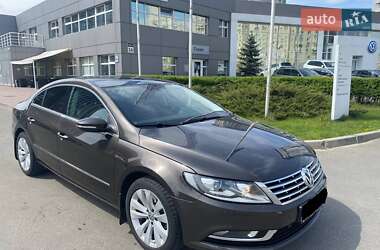 Седан Volkswagen CC / Passat CC 2013 в 