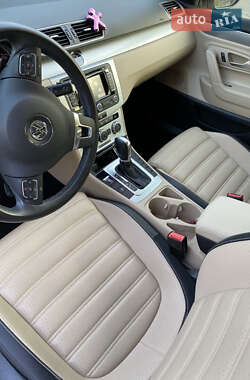 Седан Volkswagen CC / Passat CC 2013 в Киеве
