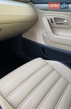 Седан Volkswagen CC / Passat CC 2013 в Киеве