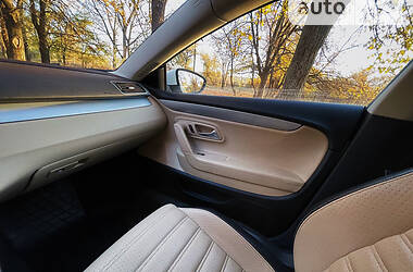 Седан Volkswagen CC / Passat CC 2012 в 