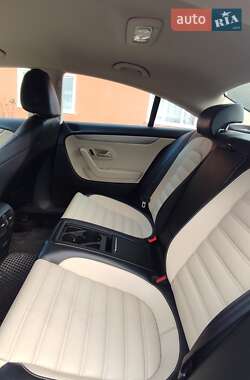 Купе Volkswagen CC / Passat CC 2011 в 