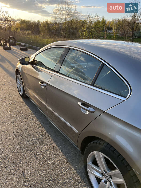 Седан Volkswagen CC / Passat CC 2013 в Киеве