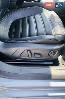 Купе Volkswagen CC / Passat CC 2010 в 