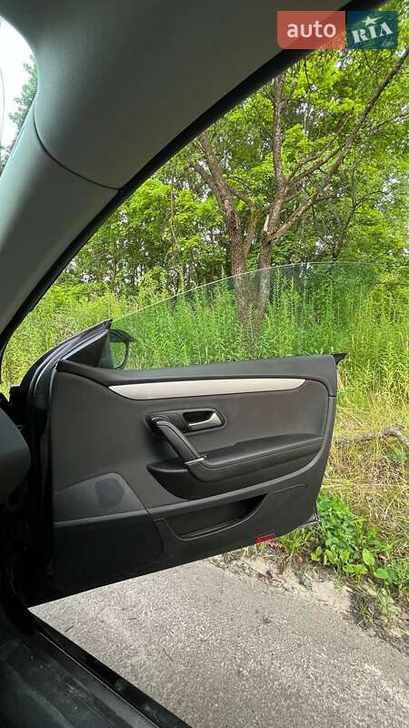 Купе Volkswagen CC / Passat CC 2011 в Сумах