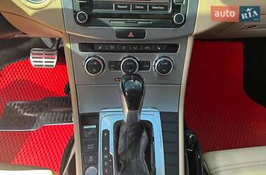 Купе Volkswagen CC / Passat CC 2013 в 