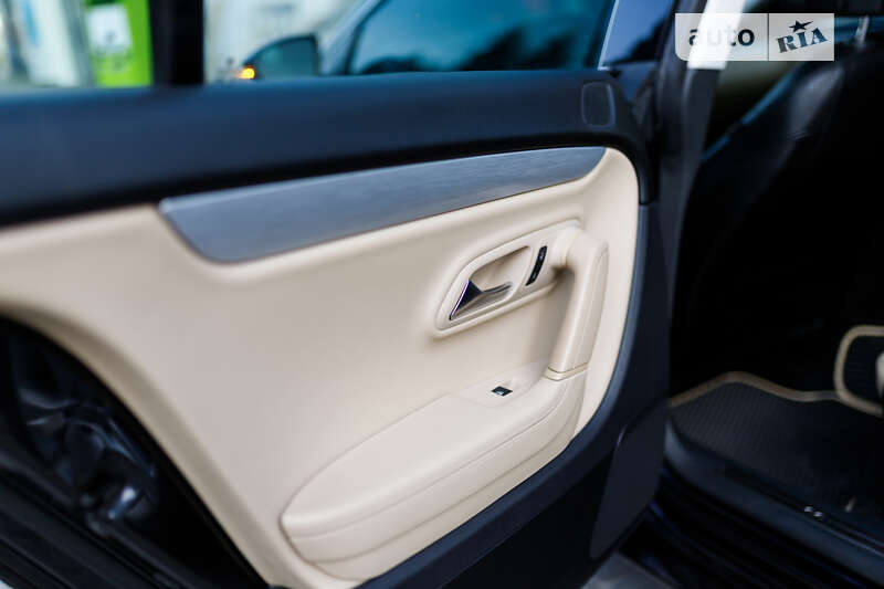 Купе Volkswagen CC / Passat CC 2012 в Львове
