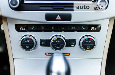 Купе Volkswagen CC / Passat CC 2012 в 