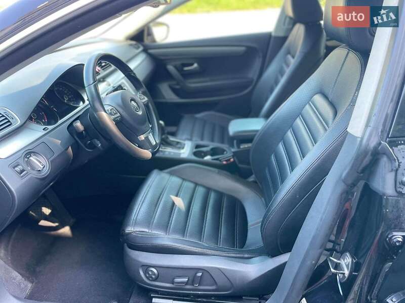 Купе Volkswagen CC / Passat CC 2010 в Ужгороде