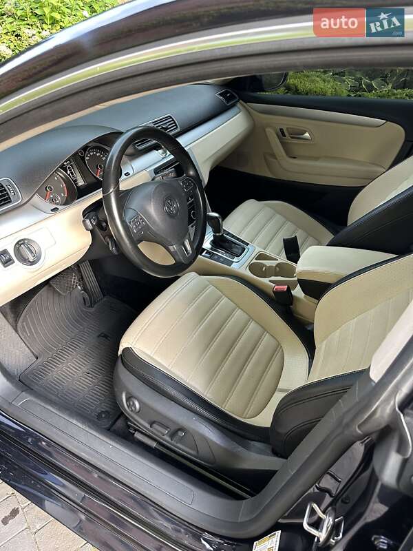 Купе Volkswagen CC / Passat CC 2011 в Львове