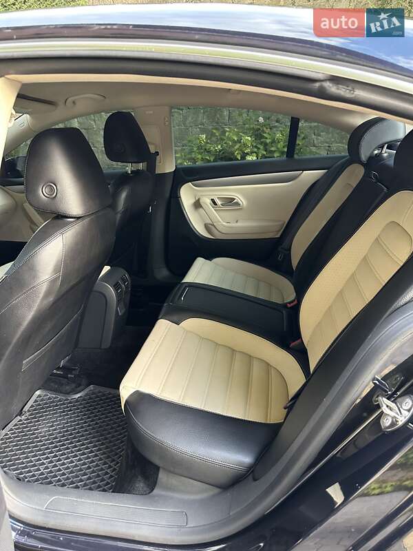 Купе Volkswagen CC / Passat CC 2011 в Львове