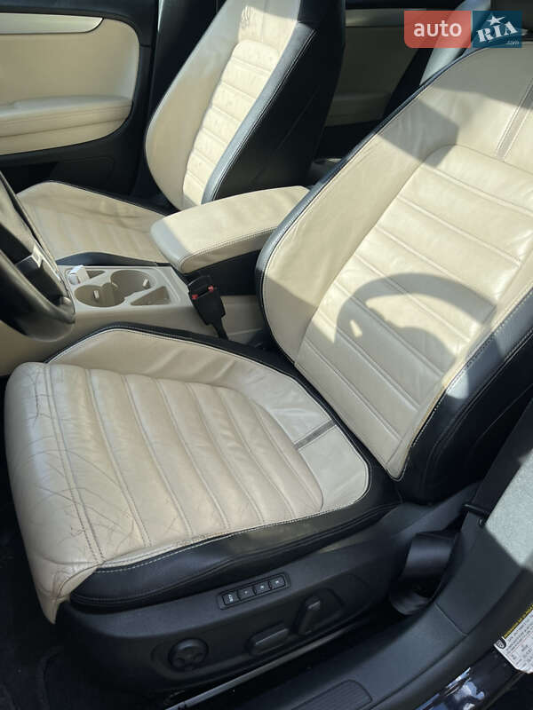 Купе Volkswagen CC / Passat CC 2009 в Самборе