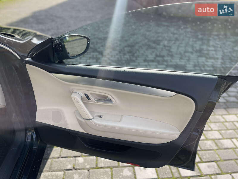 Купе Volkswagen CC / Passat CC 2009 в Самборе