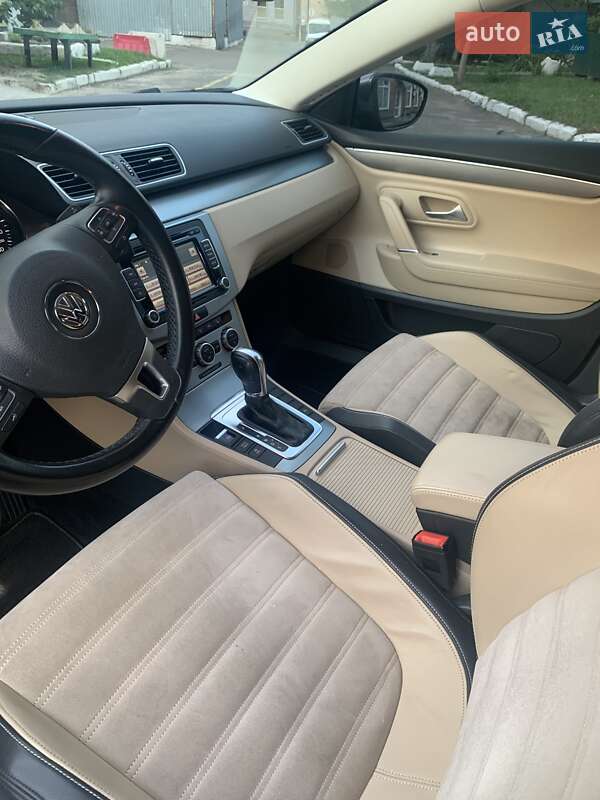 Купе Volkswagen CC / Passat CC 2012 в Києві