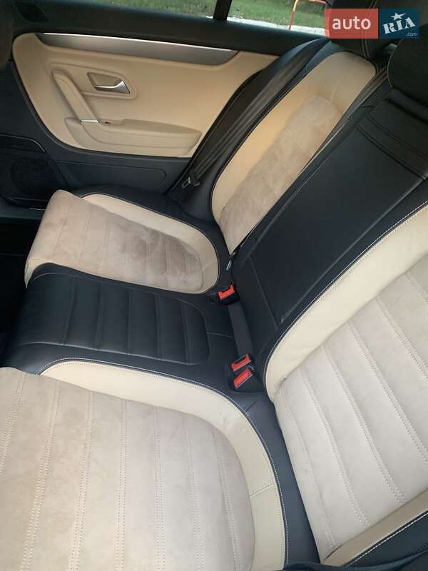 Купе Volkswagen CC / Passat CC 2012 в Києві