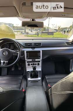 Купе Volkswagen CC / Passat CC 2013 в Умані