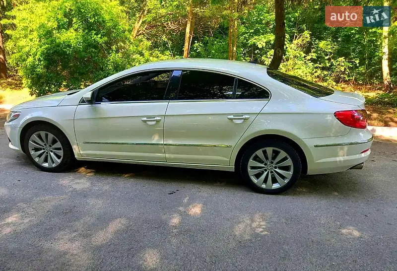 Купе Volkswagen CC / Passat CC 2009 в 