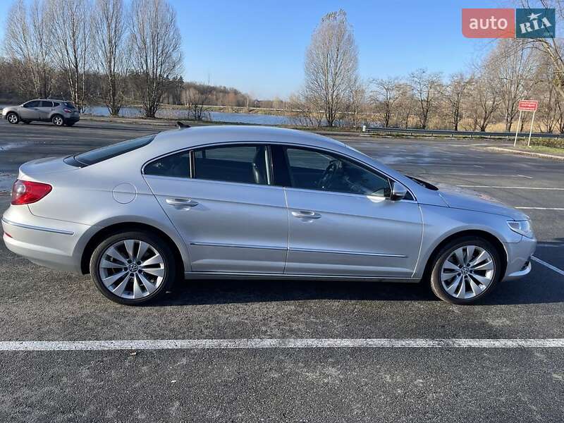 Купе Volkswagen CC / Passat CC 2010 в Буче