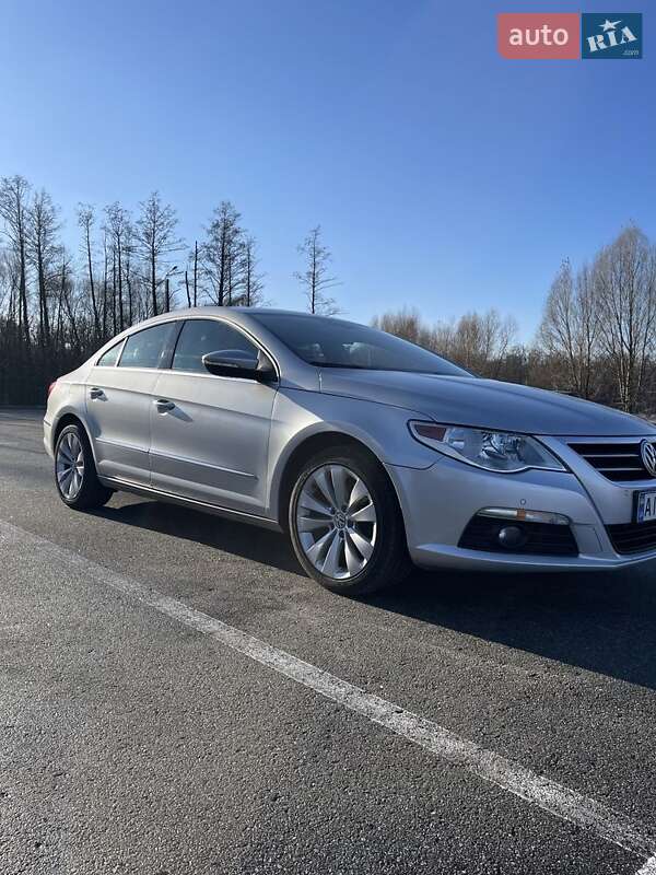 Купе Volkswagen CC / Passat CC 2010 в Буче