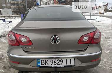 Купе Volkswagen CC / Passat CC 2010 в Ровно