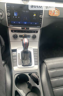 Купе Volkswagen CC / Passat CC 2013 в 