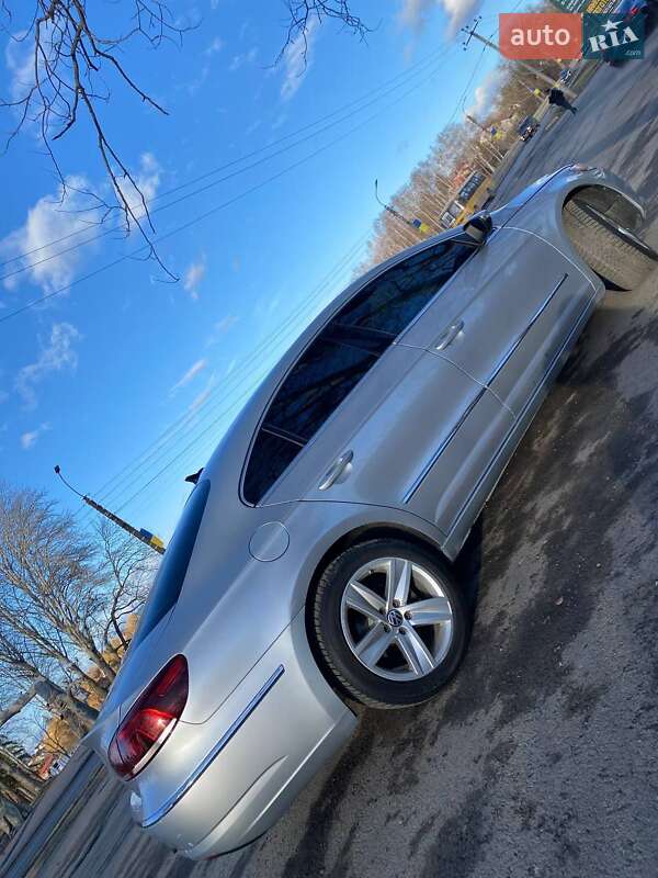 Купе Volkswagen CC / Passat CC 2012 в Умани