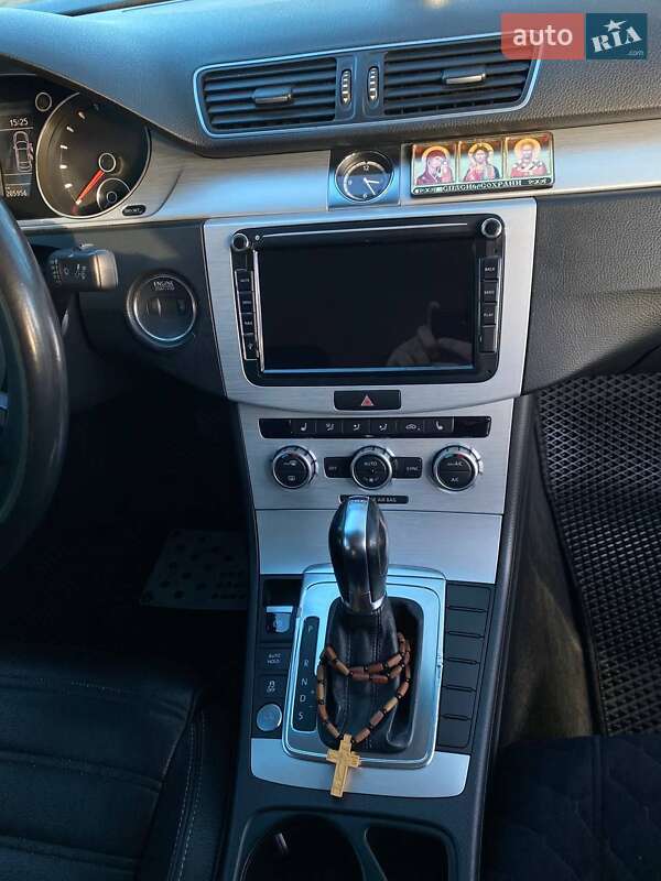 Купе Volkswagen CC / Passat CC 2012 в Умани