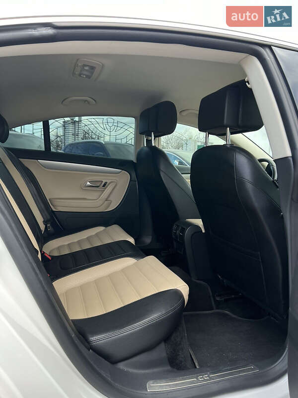 Купе Volkswagen CC / Passat CC 2012 в Измаиле