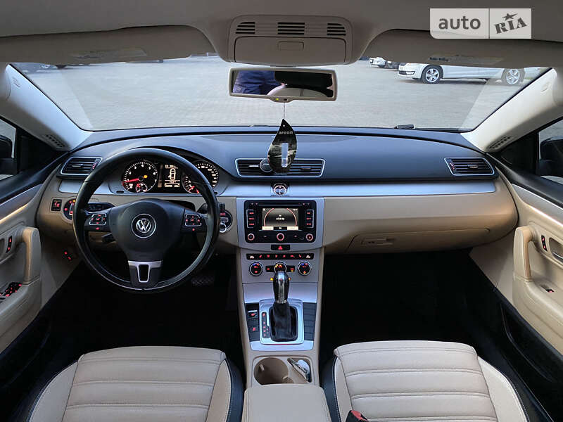 Купе Volkswagen CC / Passat CC 2012 в Ужгороде