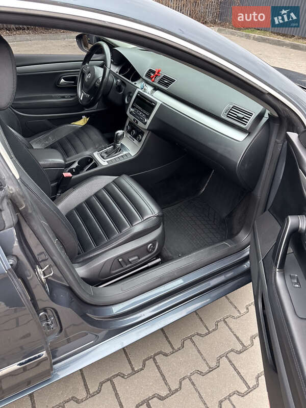 Купе Volkswagen CC / Passat CC 2012 в Киеве