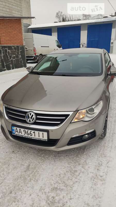 Купе Volkswagen CC / Passat CC 2010 в Киеве