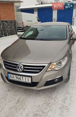 Купе Volkswagen CC / Passat CC 2010 в Києві