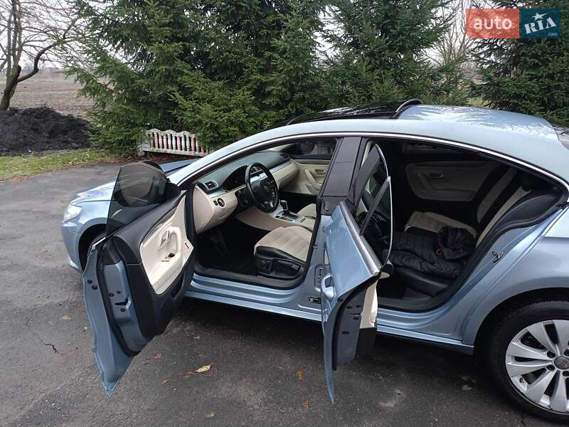 Купе Volkswagen CC / Passat CC 2011 в Конотопе