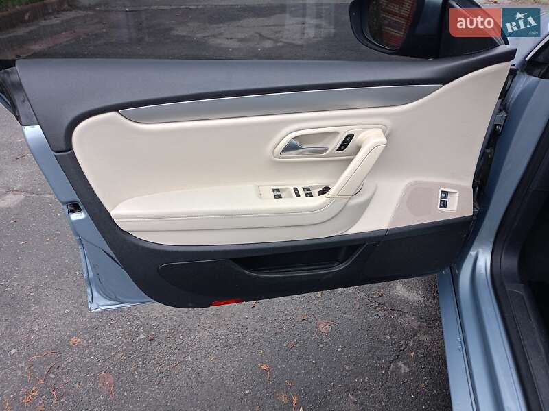 Купе Volkswagen CC / Passat CC 2011 в Конотопе