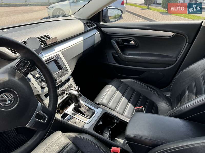 Купе Volkswagen CC / Passat CC 2012 в Мукачево