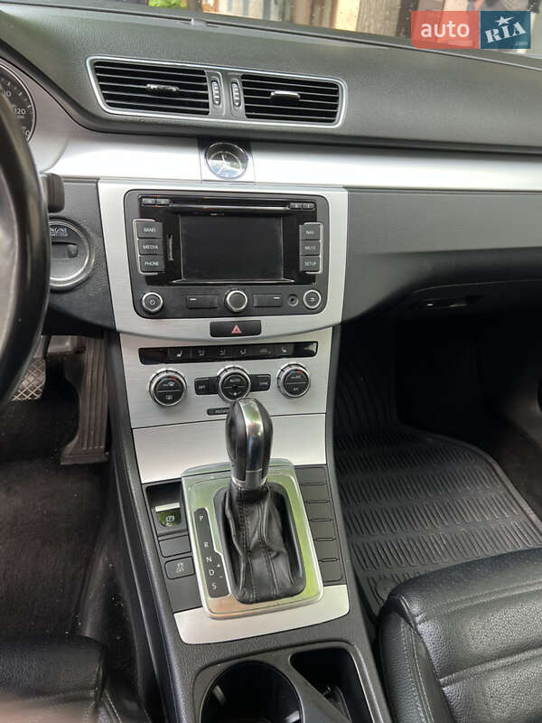 Купе Volkswagen CC / Passat CC 2013 в Черновцах
